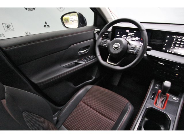 New 2027 Nissan Kicks SR w/ SR Premium Package FWD image 6