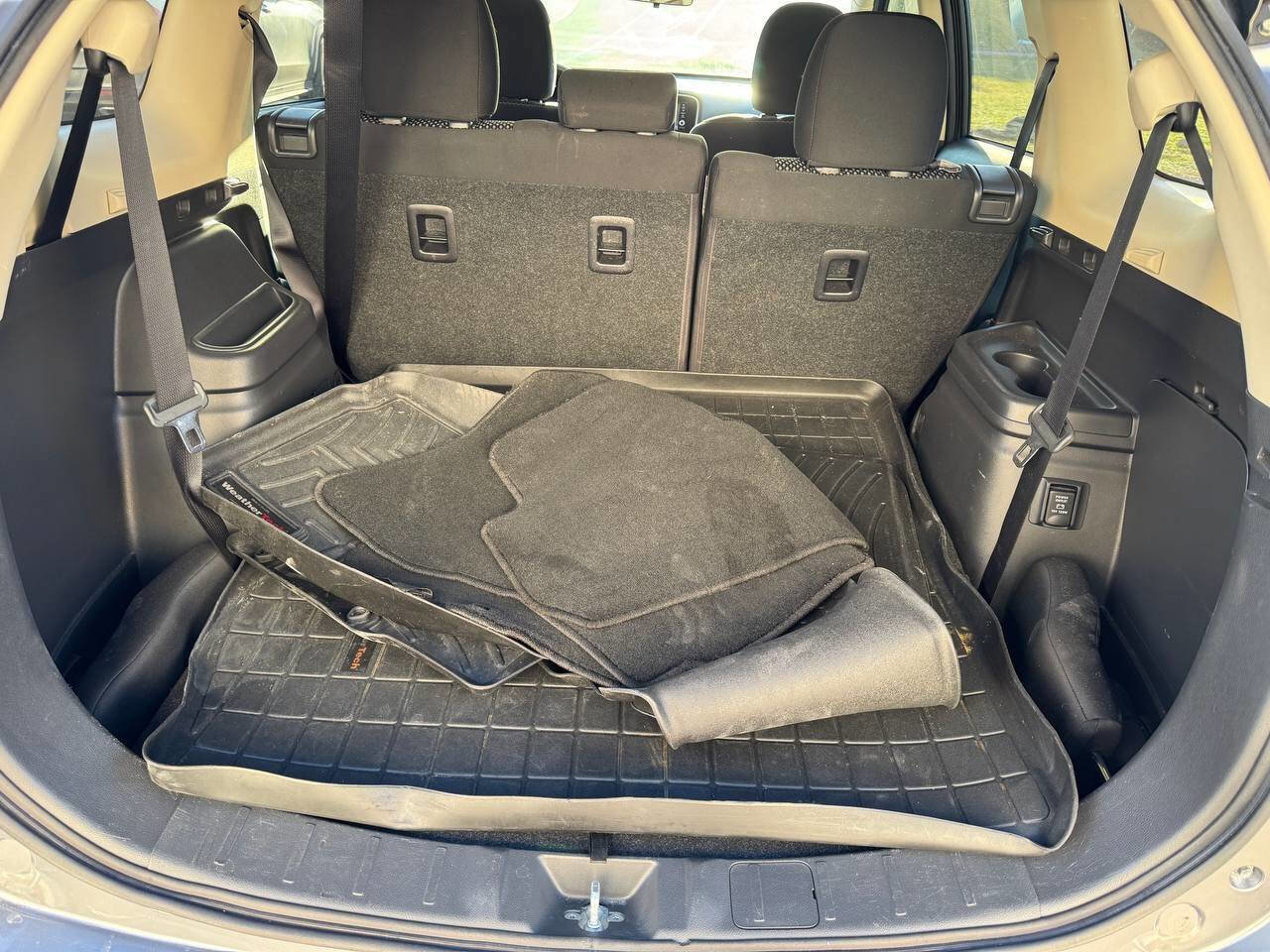 Used 2020 Mitsubishi Outlander ES image 16