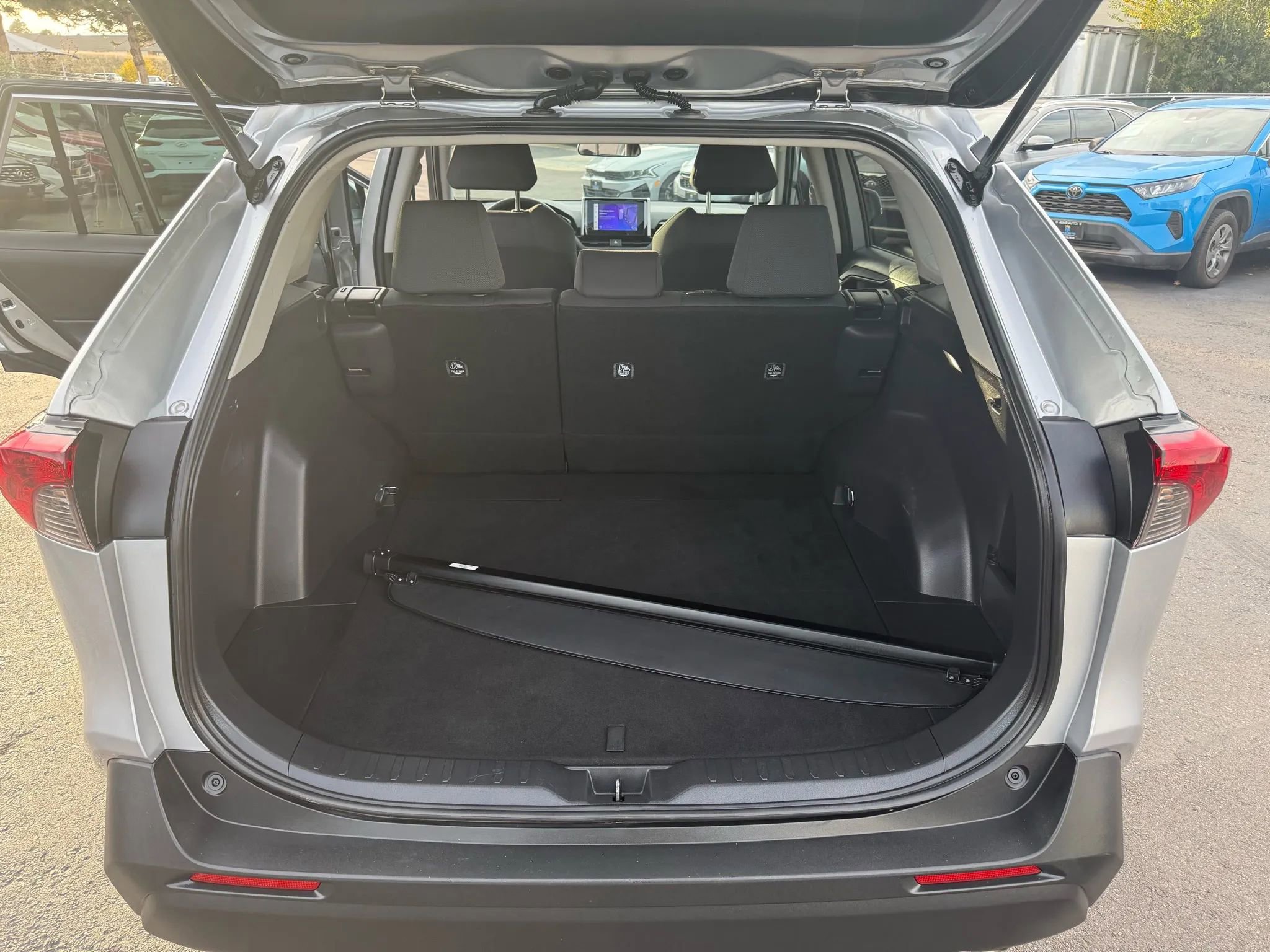 Used 2024 Toyota RAV4 XLE image 15