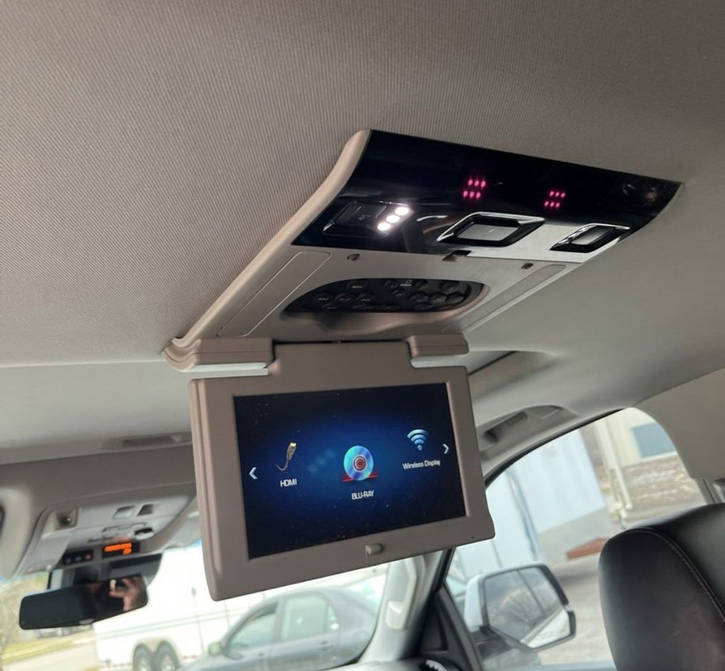 Used 2017 Cadillac Escalade Luxury image 36