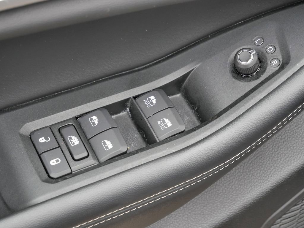 Used 2024 Jeep Grand Cherokee L Limited w/ Luxury Tech Group II image 34