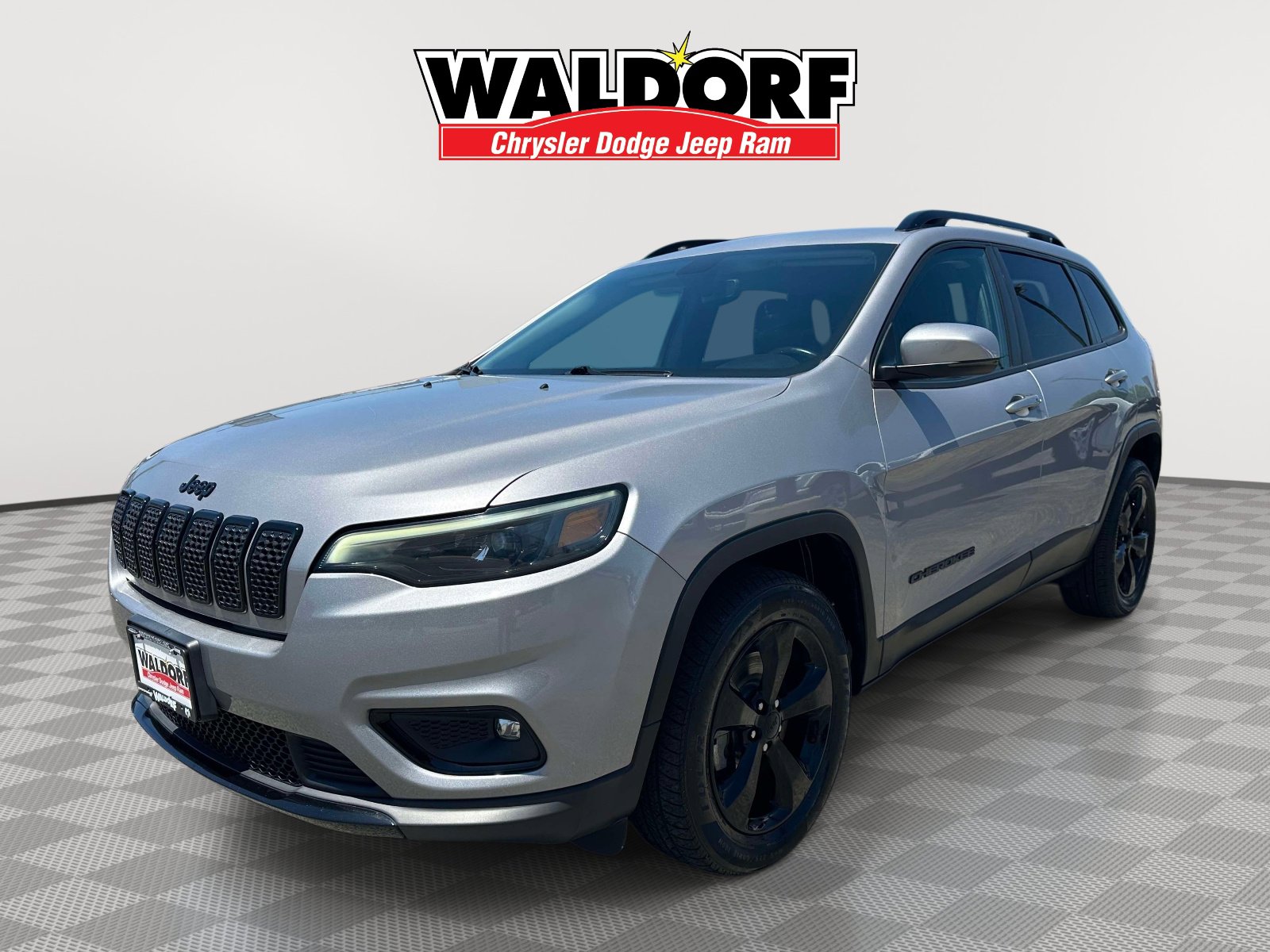 Used 2020 Jeep Cherokee Latitude Plus AWD/4WD image 3