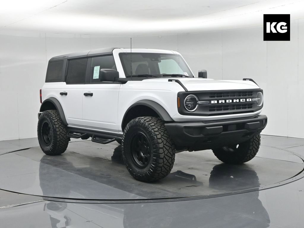 New 2025 Ford Bronco Base image 1