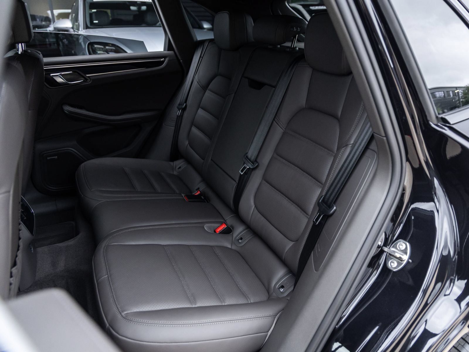 New 2026 Porsche Macan S AWD/4WD image 34