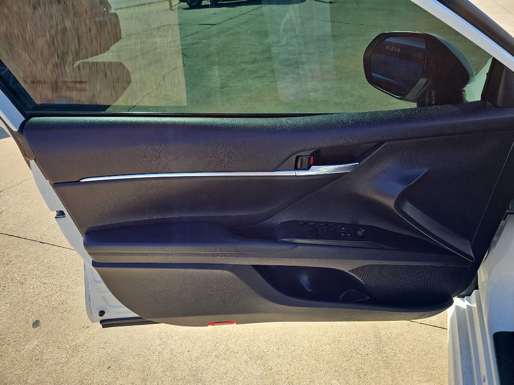 Used 2022 Toyota Camry SE image 10