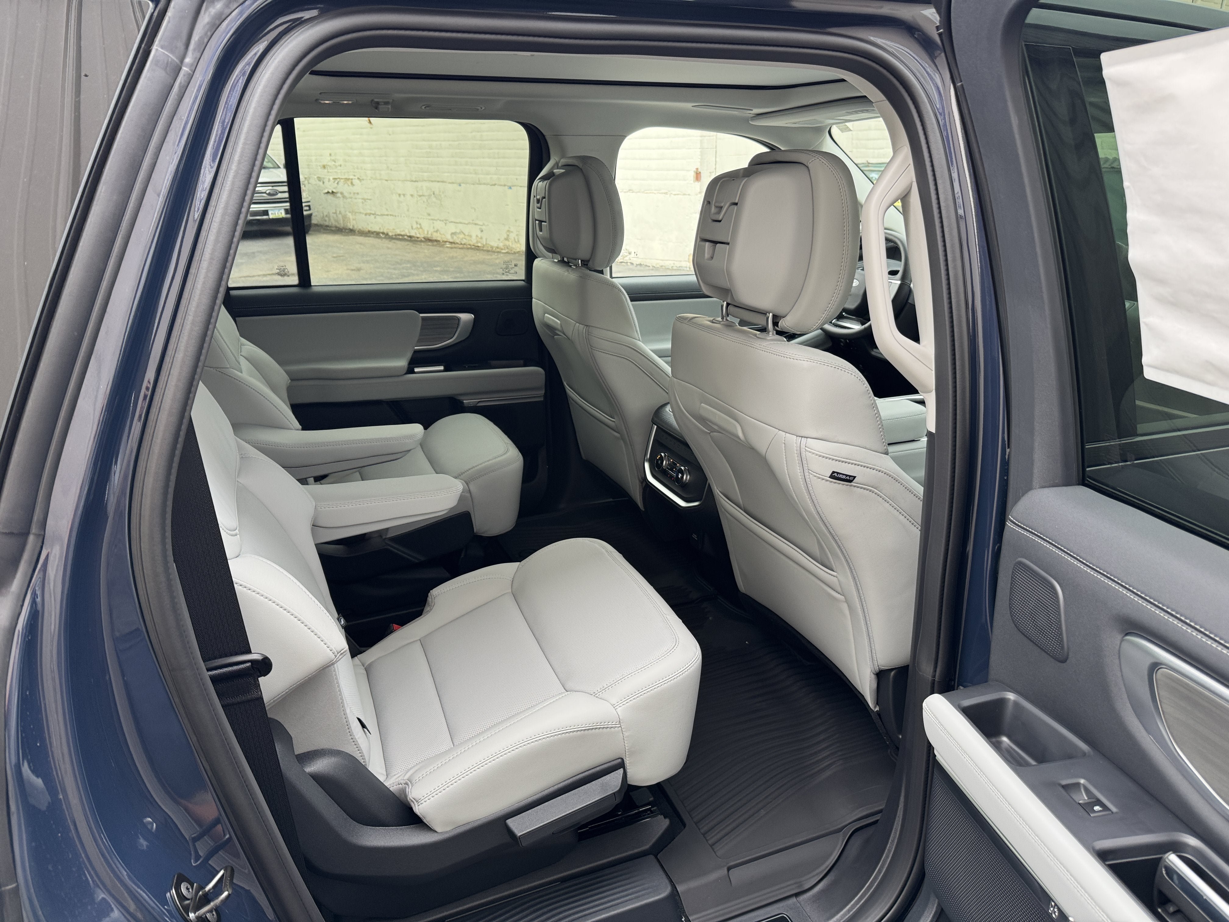 New 2027 Ford Expedition Max Platinum AWD/4WD image 36
