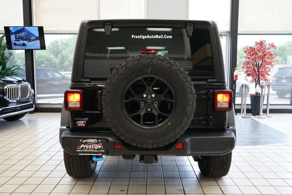 Used 2024 Jeep Wrangler Unlimited AWD/4WD image 15