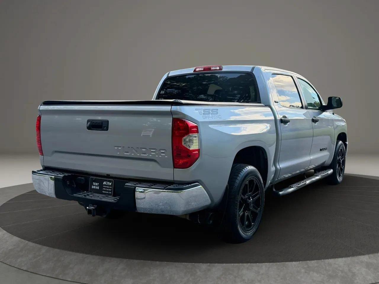 Used 2018 Toyota Tundra SR5 w/ SR5 Upgrade Package RWD image 4
