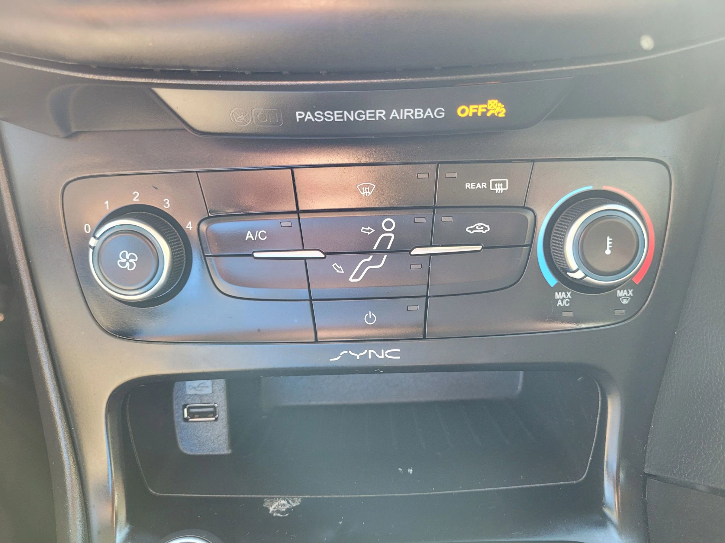 Used 2017 Ford Focus SE image 32