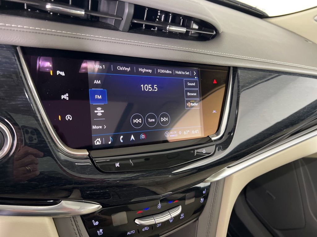 Used 2023 Cadillac XT6 Premium Luxury w/ Technology Package image 16