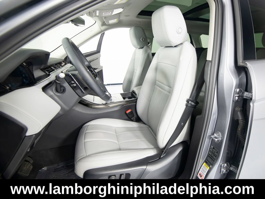 Used 2025 Land Rover Range Rover Evoque S AWD/4WD image 30
