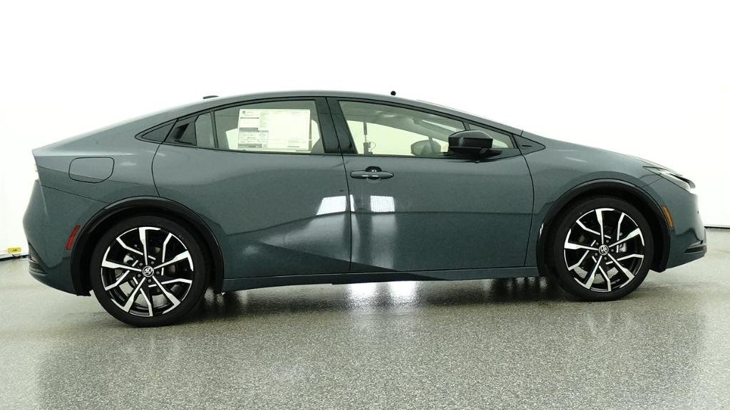 New 2026 Toyota Prius Plug-In Hybrid FWD image 36