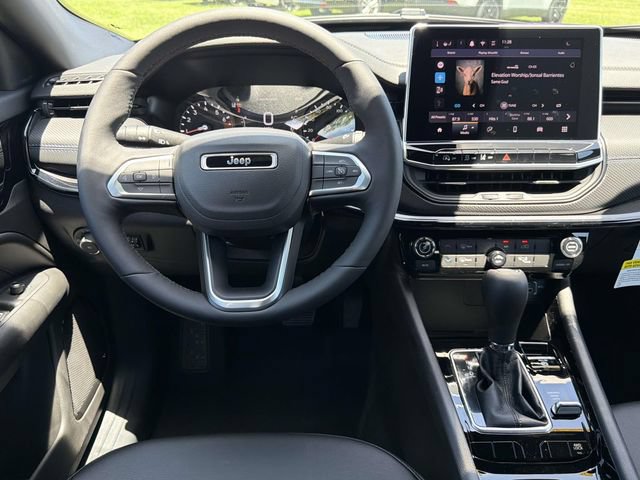 New 2026 Jeep Compass Latitude AWD/4WD image 30