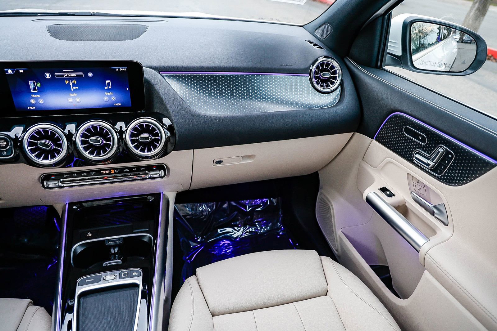 Certified 2025 Mercedes-Benz GLA 250 4MATIC image 15