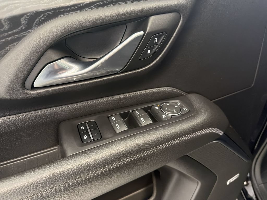 Used 2022 GMC Yukon Denali RWD image 24