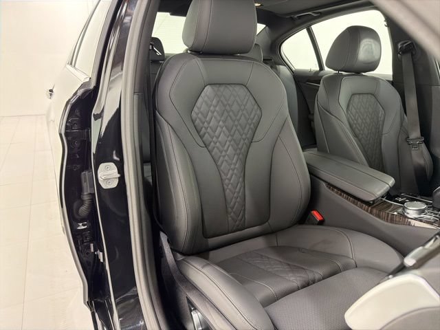 Certified 2023 BMW 530i xDrive w/ Premium Package AWD/4WD image 40