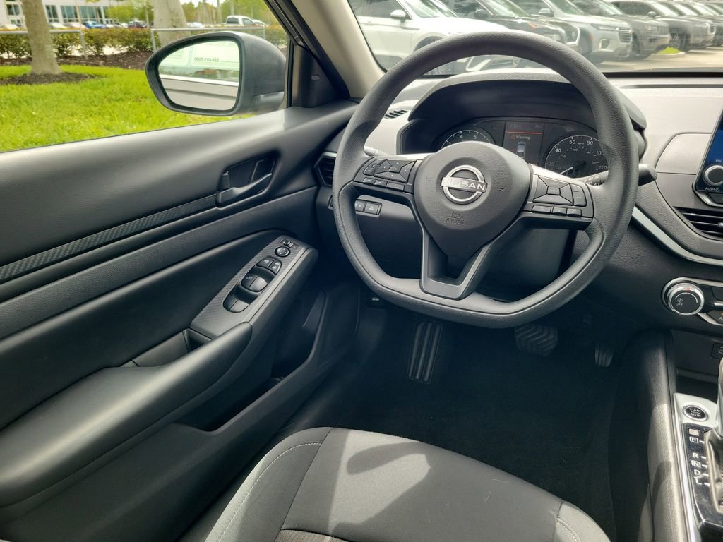 Used 2025 Nissan Altima 2.5 S image 18