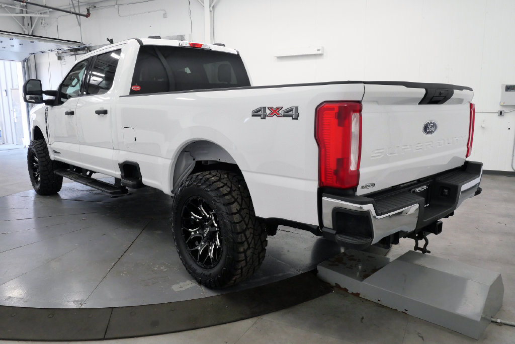 Used 2023 Ford F250 XLT AWD/4WD image 6