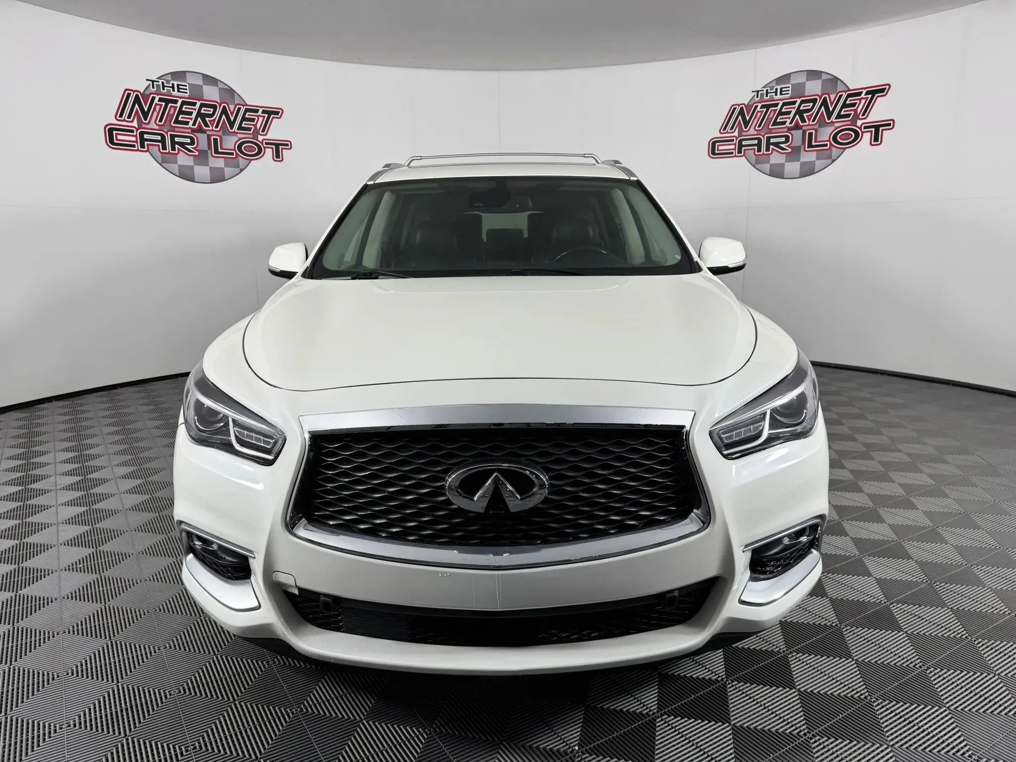 Used 2019 INFINITI QX60 Luxe AWD/4WD image 2