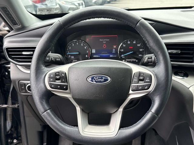 Used 2023 Ford Explorer XLT w/ Equipment Group 202A AWD/4WD image 19