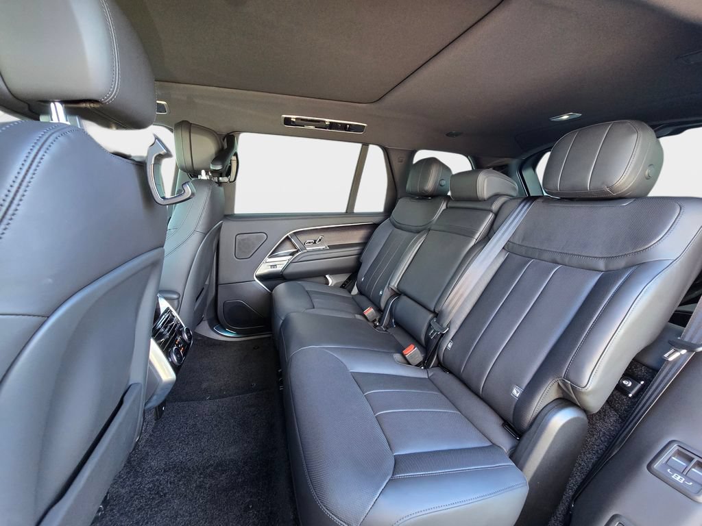 New 2026 Land Rover Range Rover Long Wheelbase SE AWD/4WD image 14