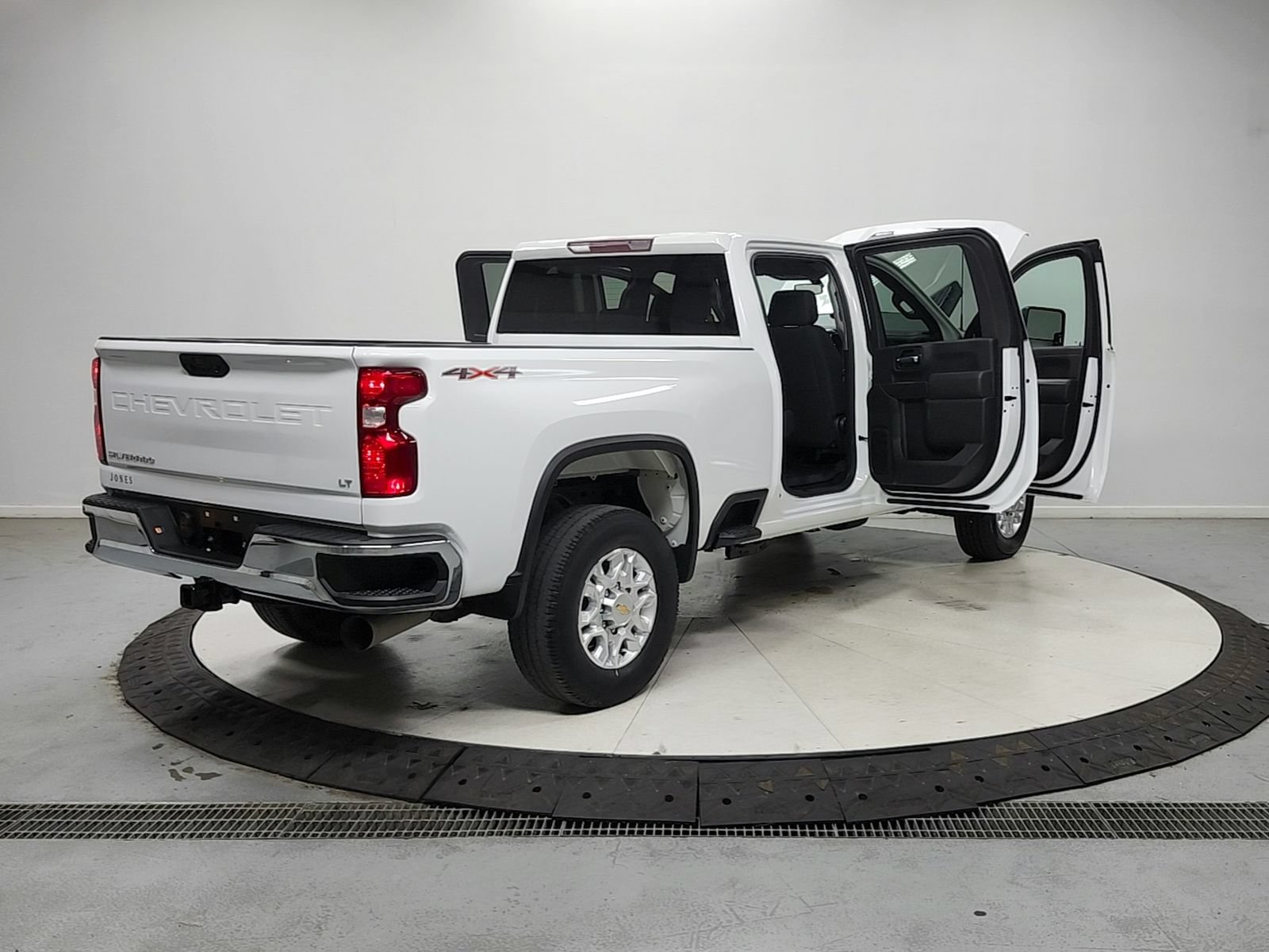 Used 2022 Chevrolet Silverado 2500 LT w/ Fleet Comfort Package AWD/4WD image 16