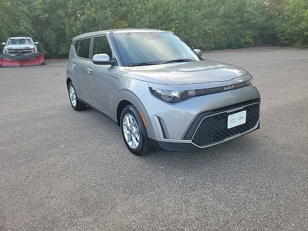 Used 2025 Kia Soul LX w/ LX Technology Package FWD image 7