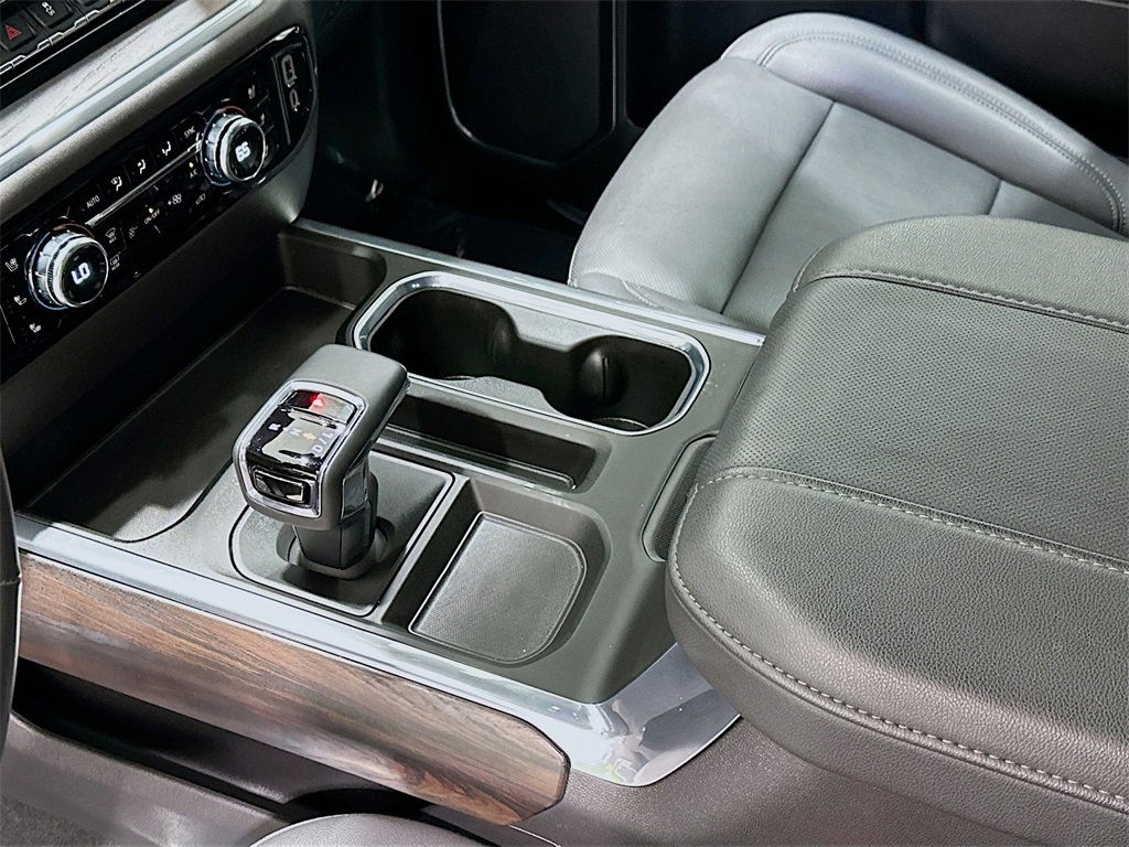 Used 2025 GMC Sierra 1500 SLT image 17