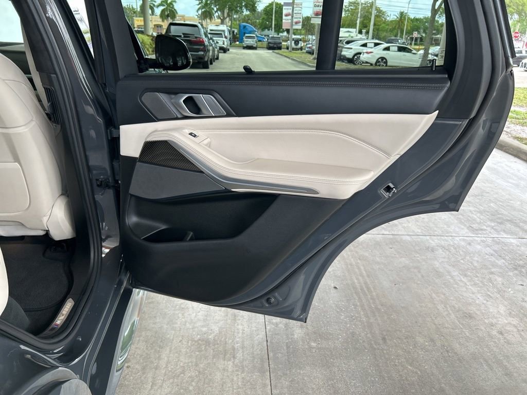 Used 2021 BMW X5 M50i w/ Executive Package image 40