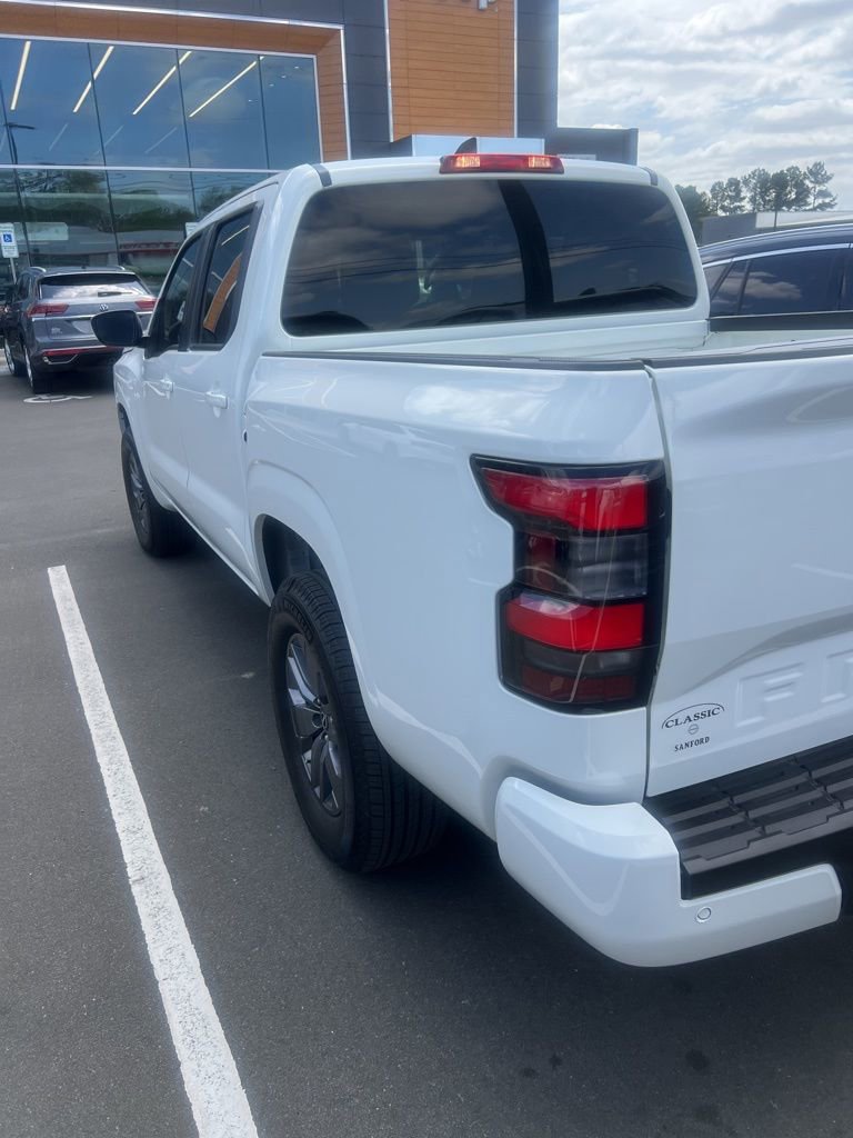 Used 2025 Nissan Frontier SV image 14