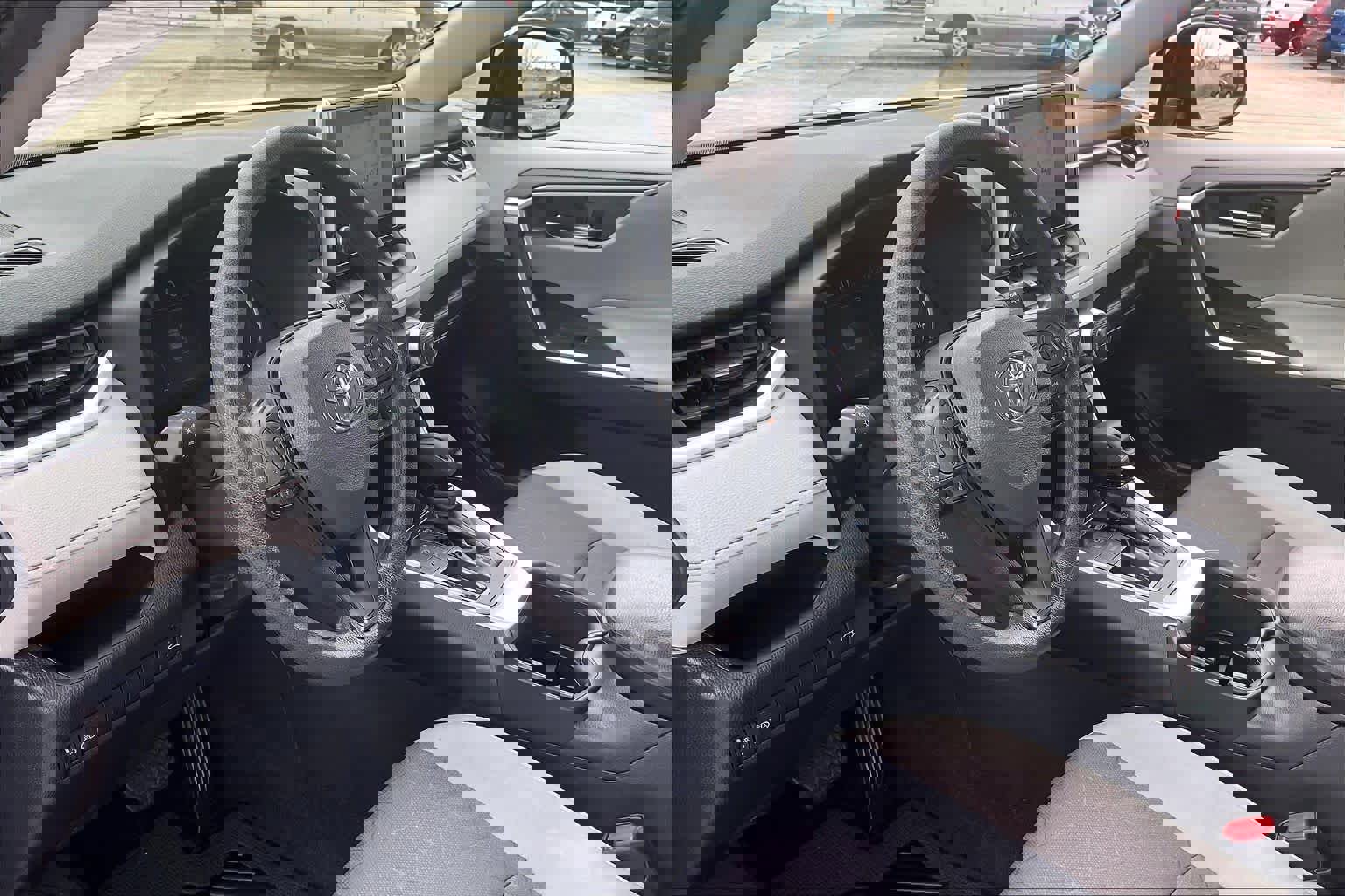 Used 2024 Toyota RAV4 XLE image 16