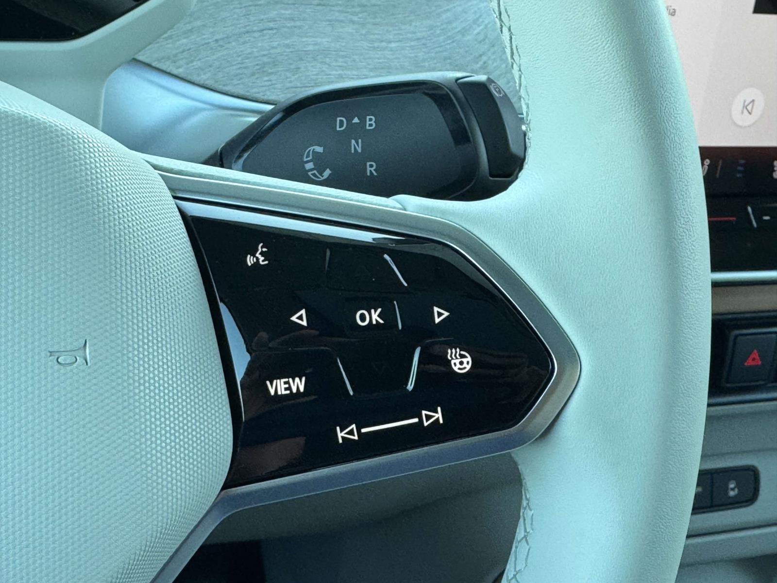 Certified 2025 Volkswagen ID. Buzz 1st Edition image 18