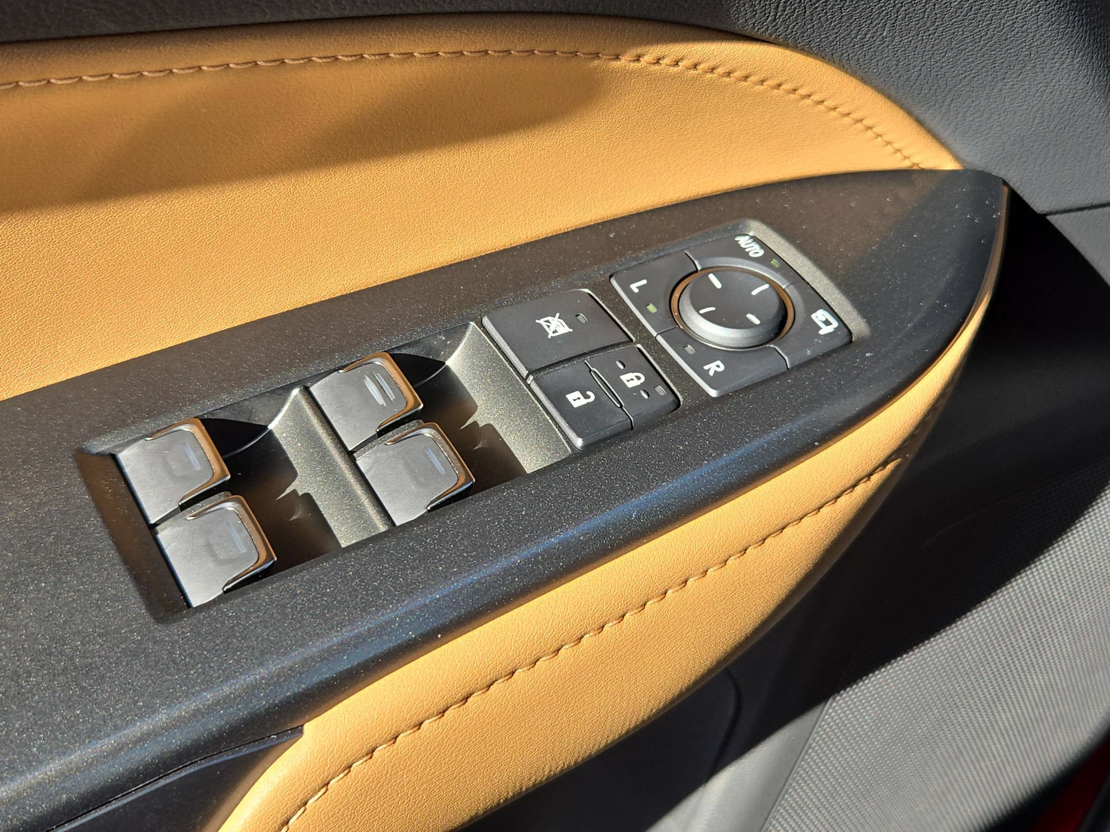 Used 2025 Lexus NX 250 FWD w/ Accessory Package (2T) image 11