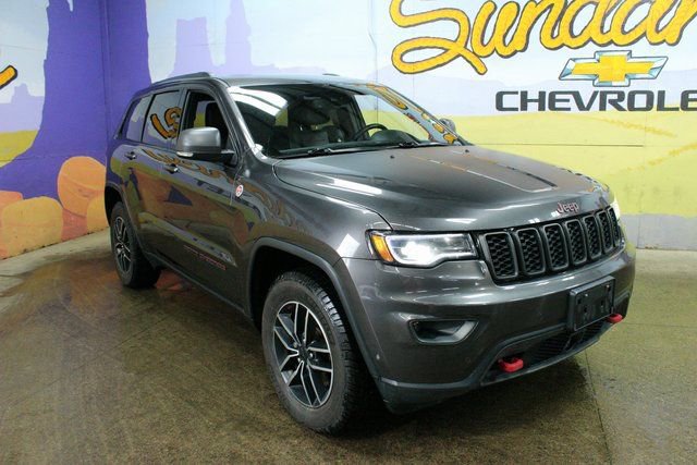 Used 2019 Jeep Grand Cherokee Trailhawk w/ Trailhawk Luxury Group image 3