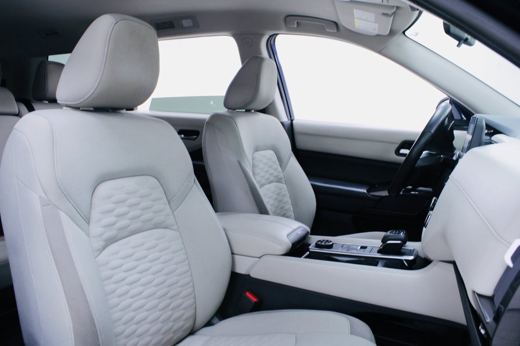 Used 2022 Nissan Pathfinder SV image 29