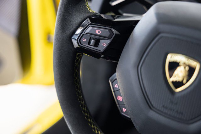 Used 2022 Lamborghini Huracan STO image 15