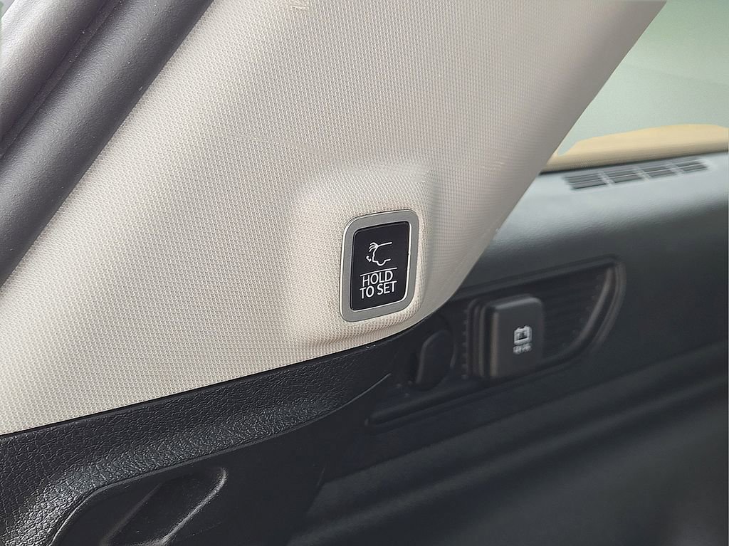 Used 2022 Jeep Grand Cherokee Limited 4xe image 16