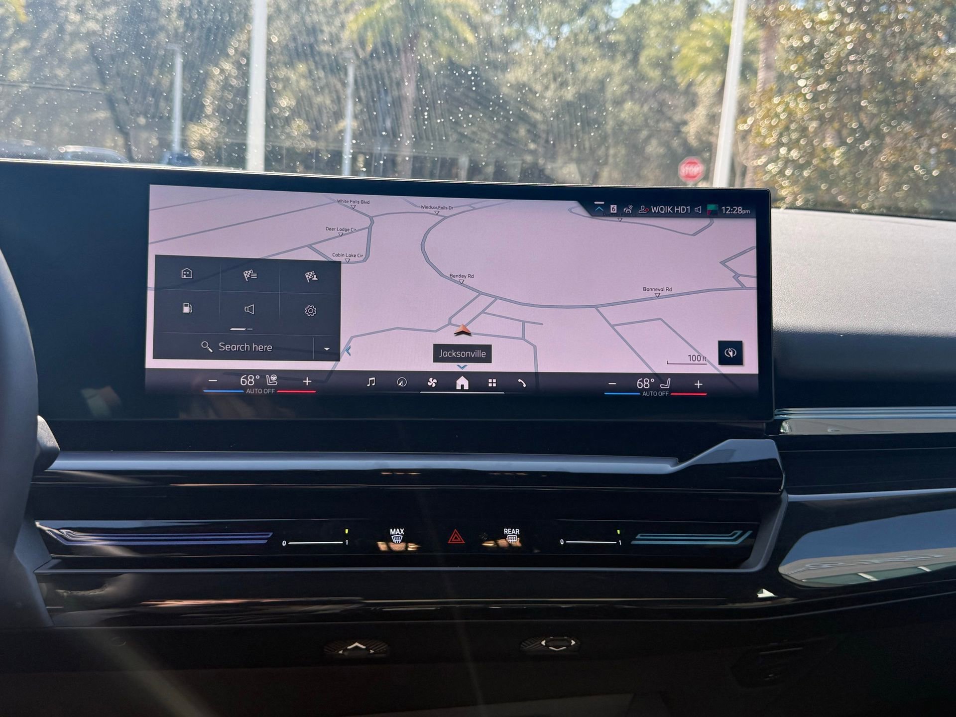 Used 2024 BMW 530i xDrive w/ Convenience Package image 44