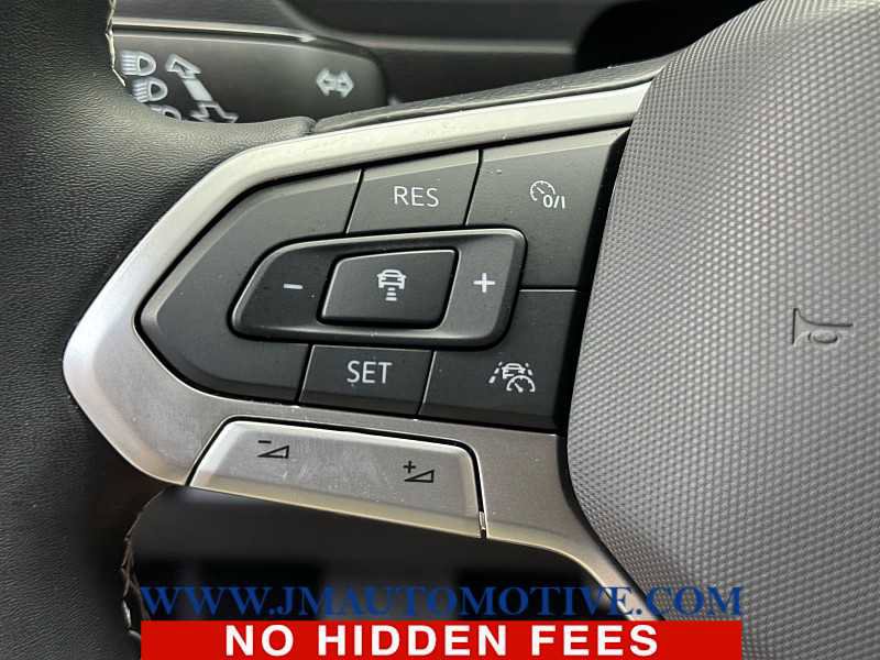 Used 2024 Volkswagen Tiguan S image 40