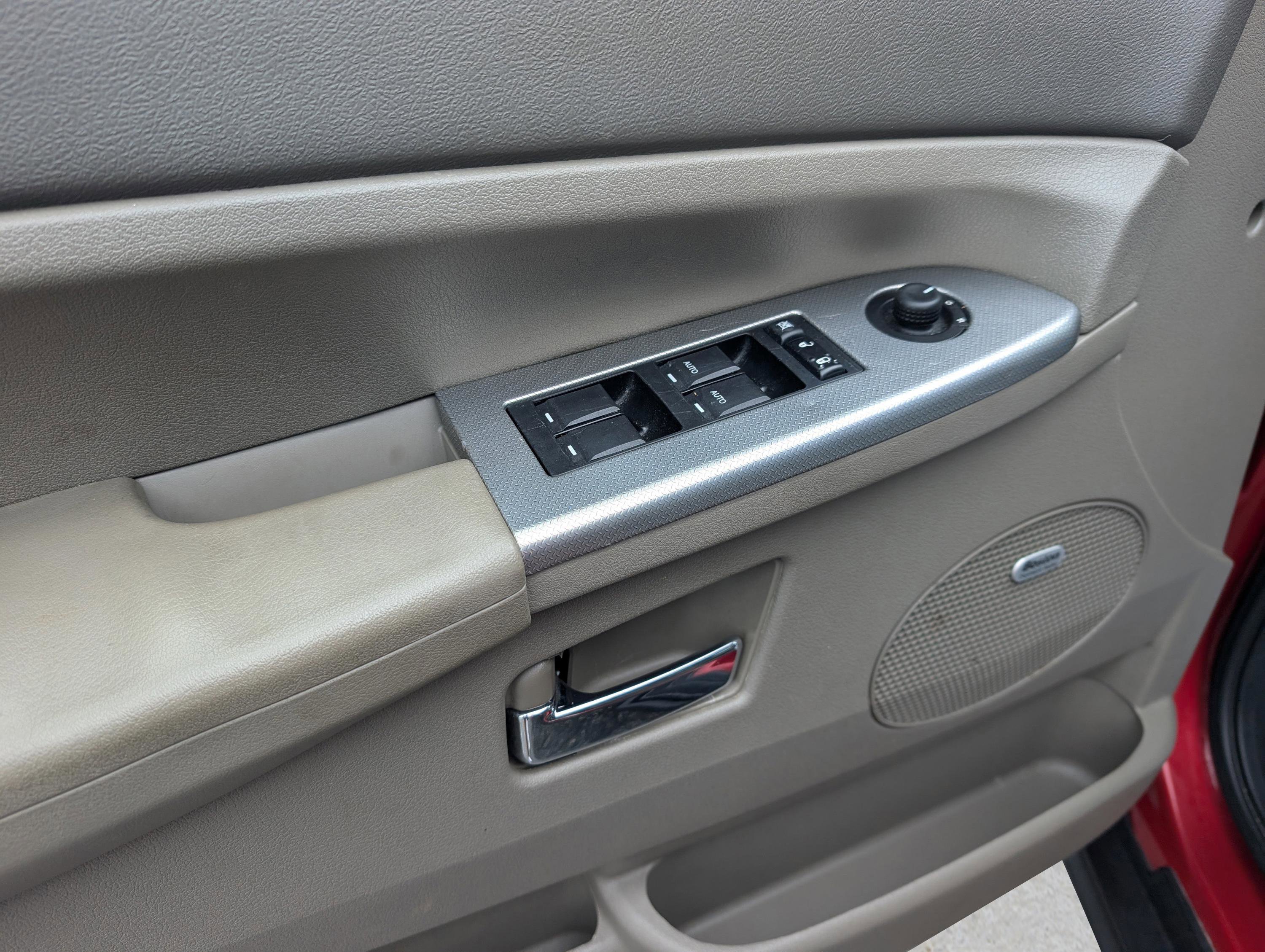 Used 2009 Jeep Grand Cherokee Laredo image 9