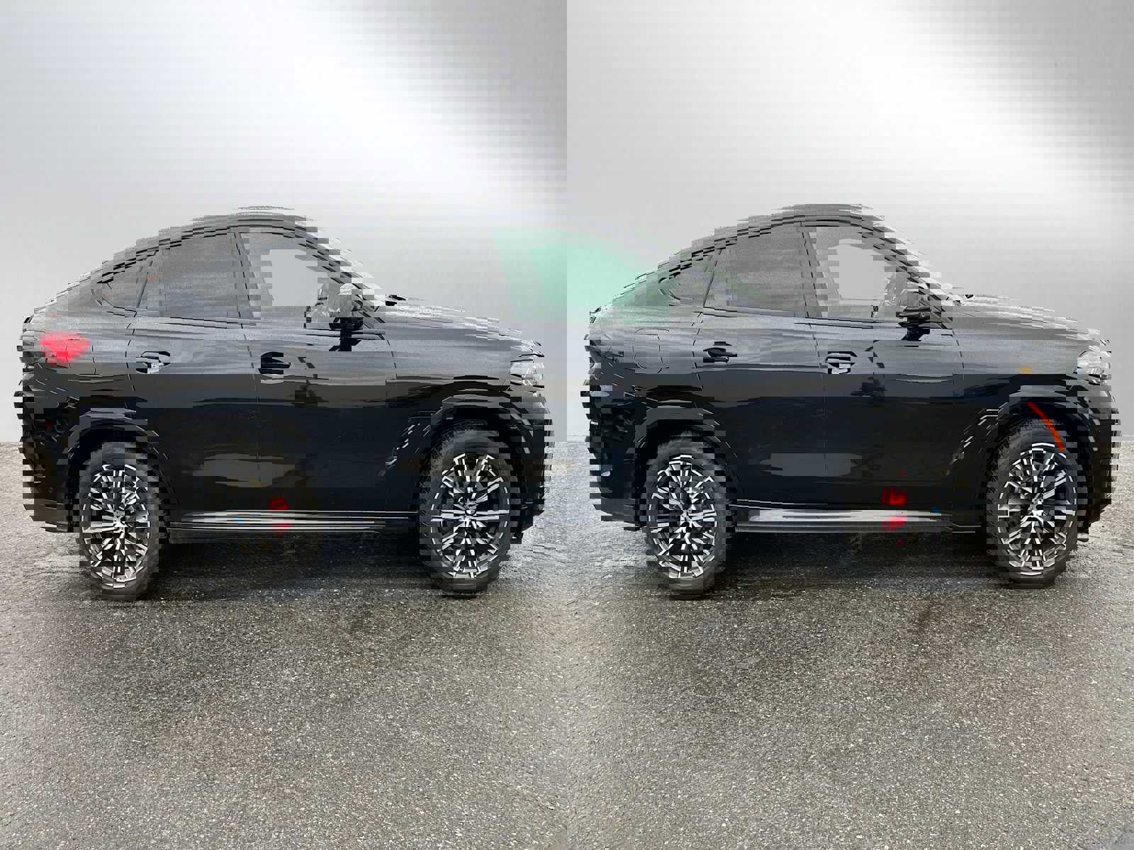 Used 2025 BMW X6 M60i image 8