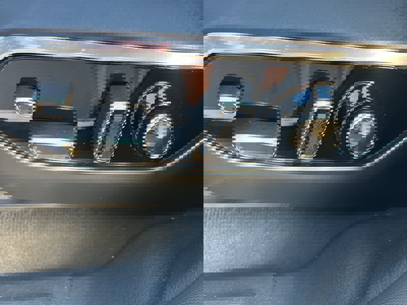 Used 2023 Jeep Grand Cherokee Overland w/ Adv Protech Group III image 35