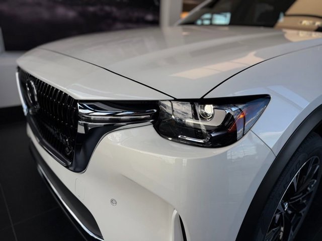 New 2025 MAZDA CX-90 Plug-In Hybrid w/ Premium Plus image 17