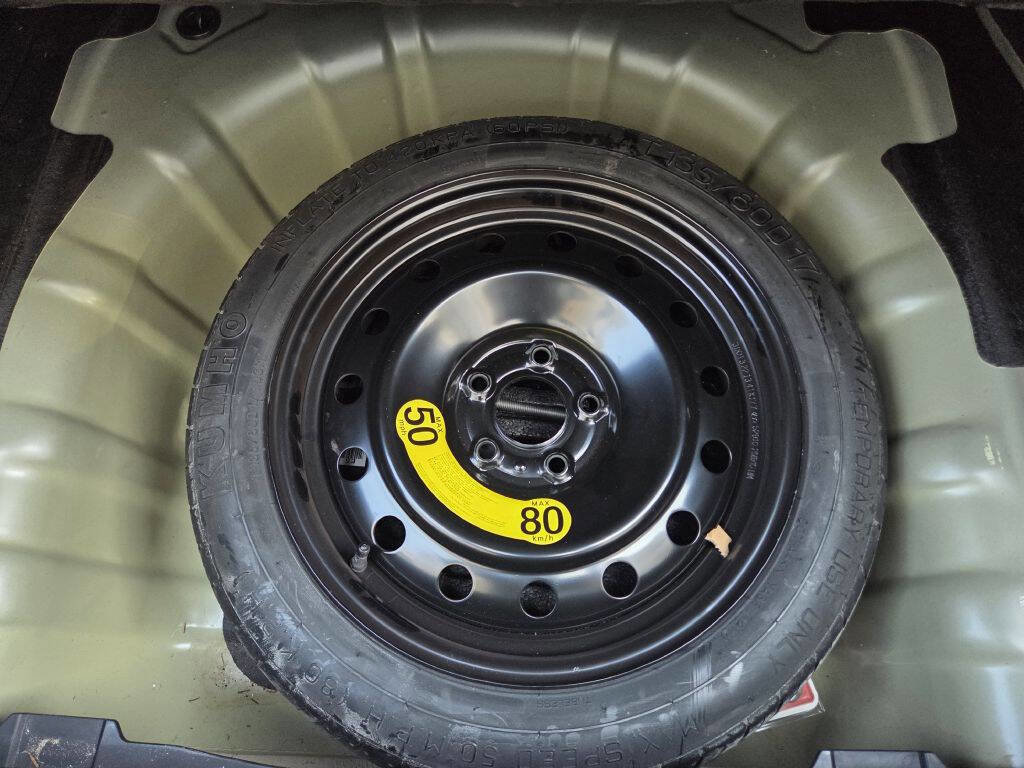 Used 2014 Kia Cadenza Premium w/ Technology Package image 13