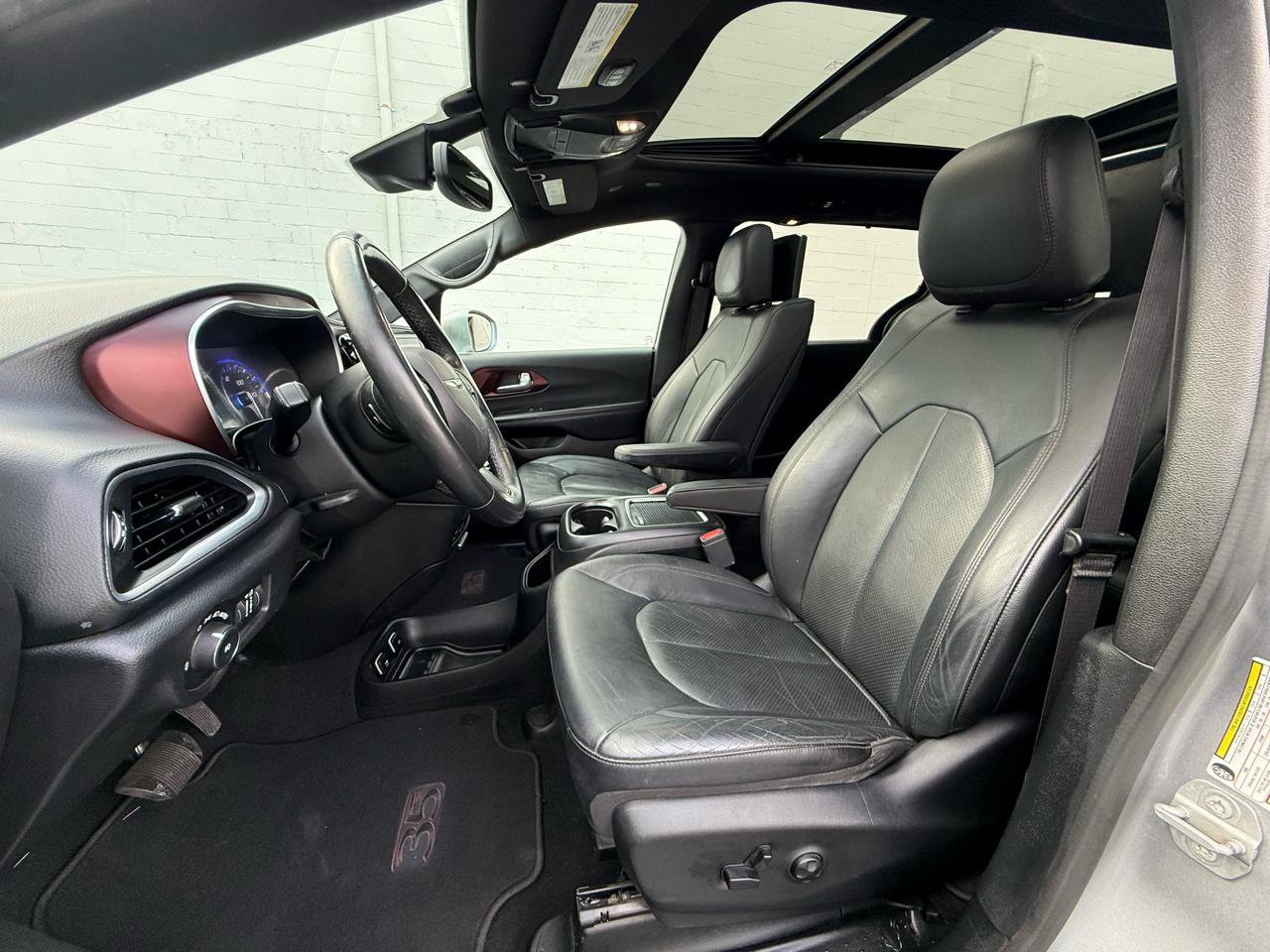 Used 2019 Chrysler Pacifica Touring-L FWD image 38