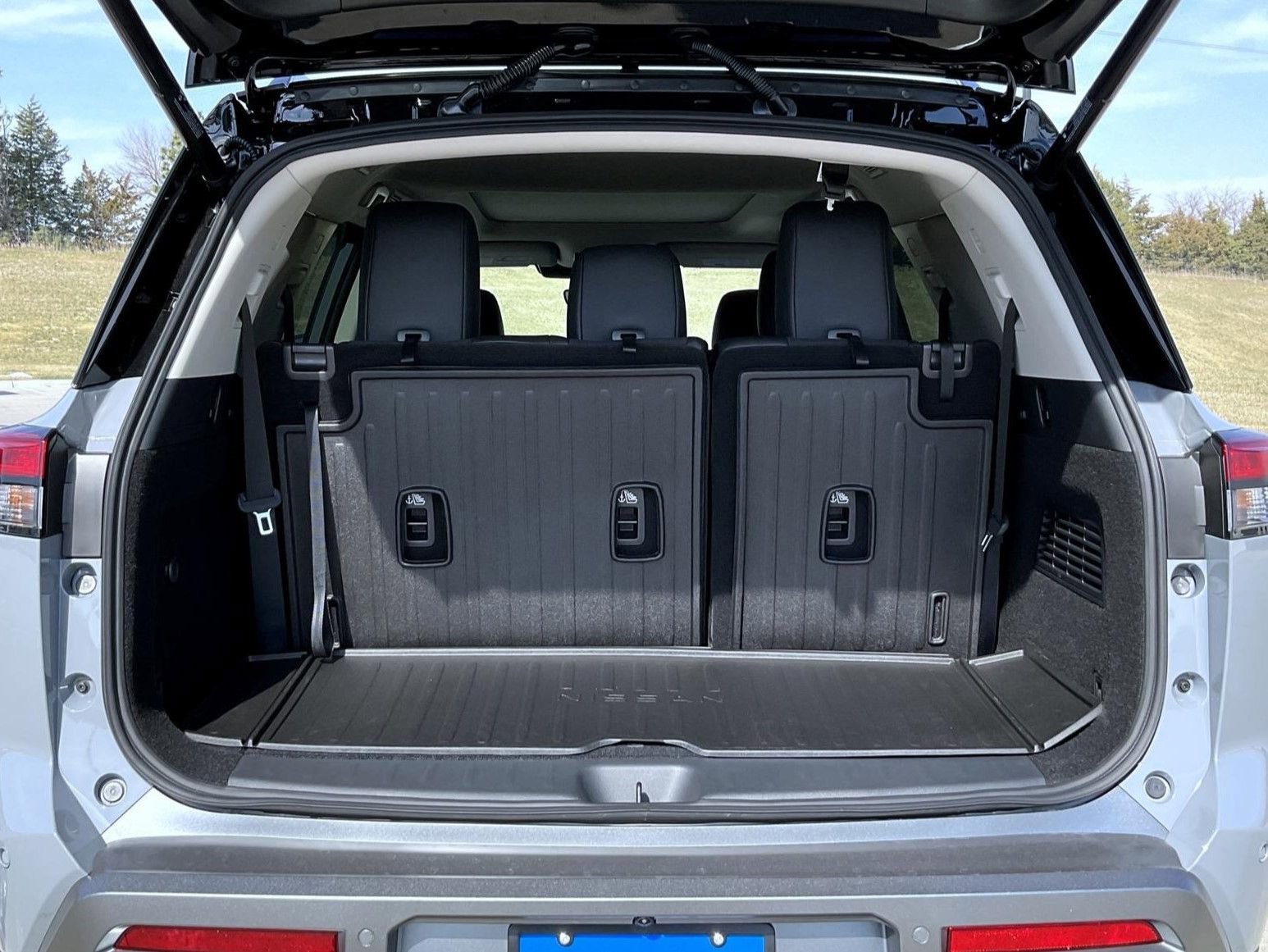 New 2026 Nissan Pathfinder Platinum AWD/4WD image 24