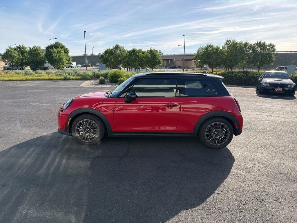 Used 2026 MINI Cooper 2-Door Hardtop FWD image 2