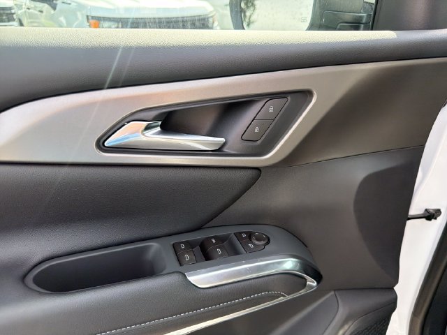 New 2027 Chevrolet Traverse LT w/ Sun and Wheel Package FWD image 24