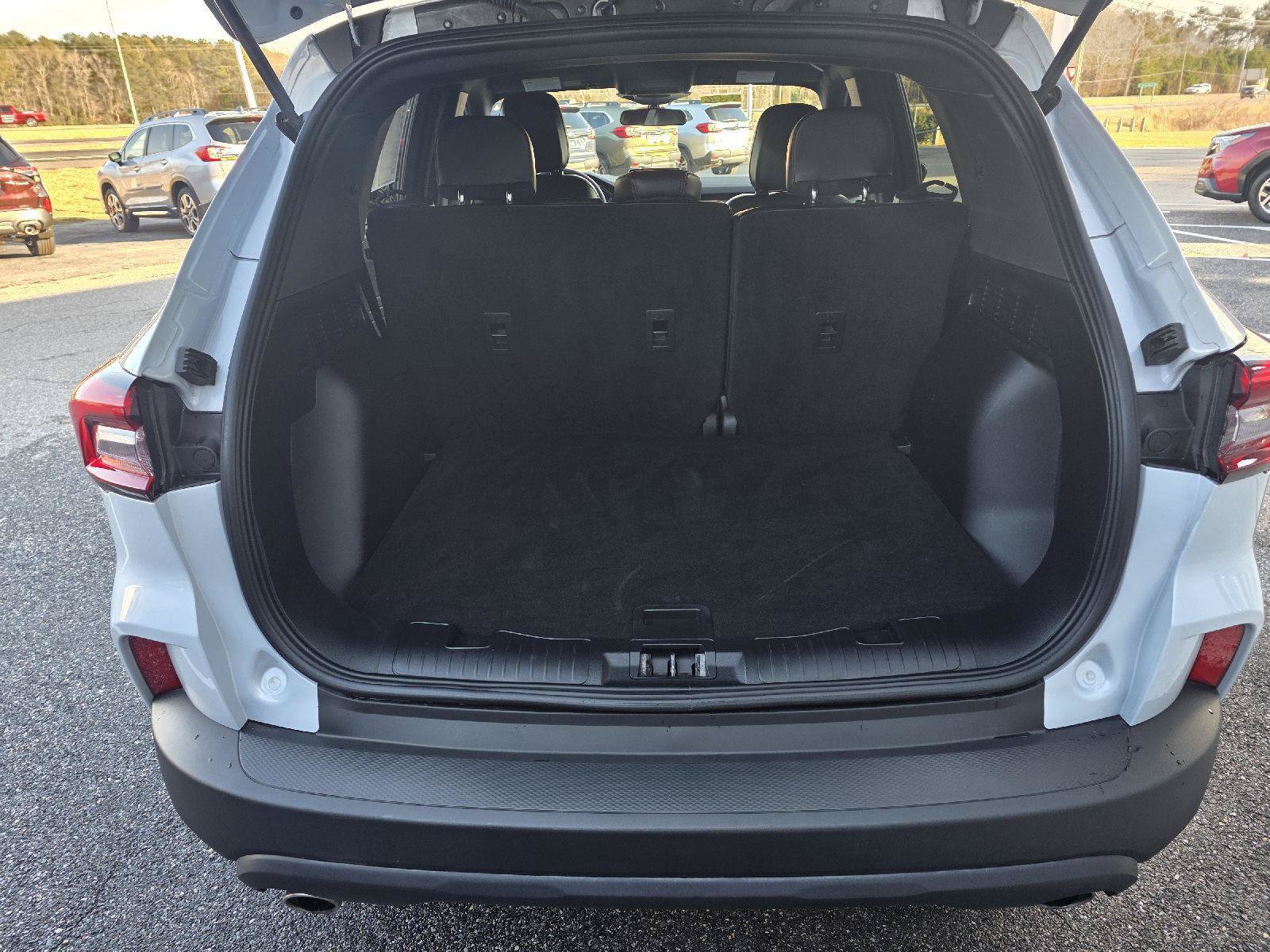 Used 2025 Ford Escape ST-Line FWD image 16