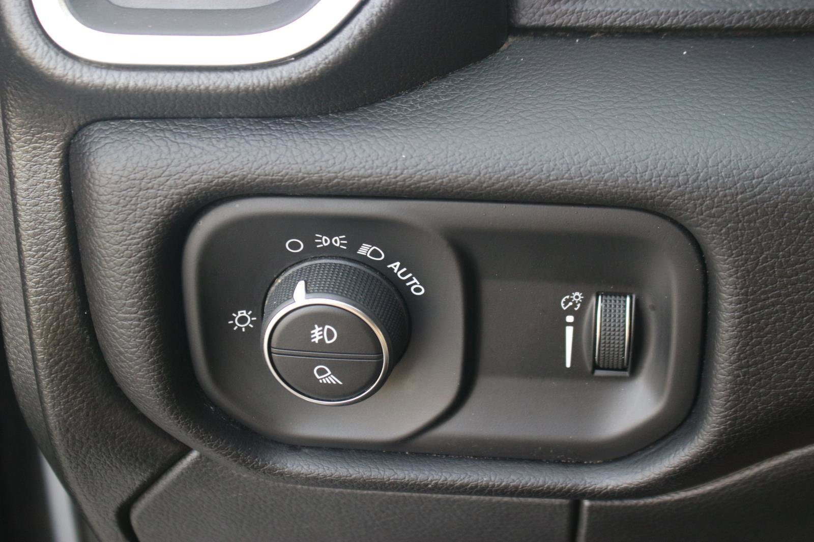 Used 2024 RAM 3500 Big Horn AWD/4WD image 31